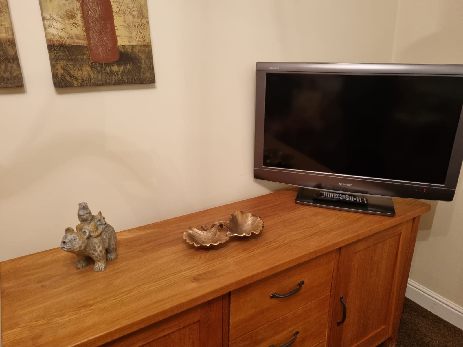 TV on display in Granary Cottage